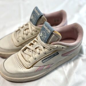 Reebok classics - size 8.5 - barely worn!